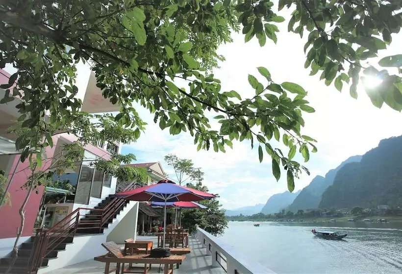 هتل Funny Monkeys Homestay