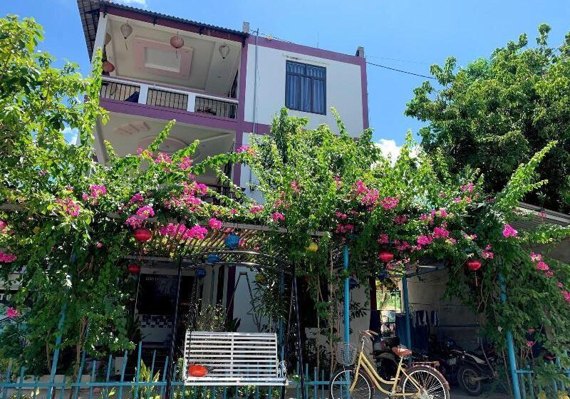 هتل Funny Monkeys Homestay