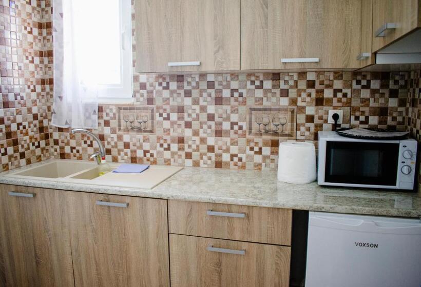 בית מלון כפרי Nikolakakis Rooms Lavrio