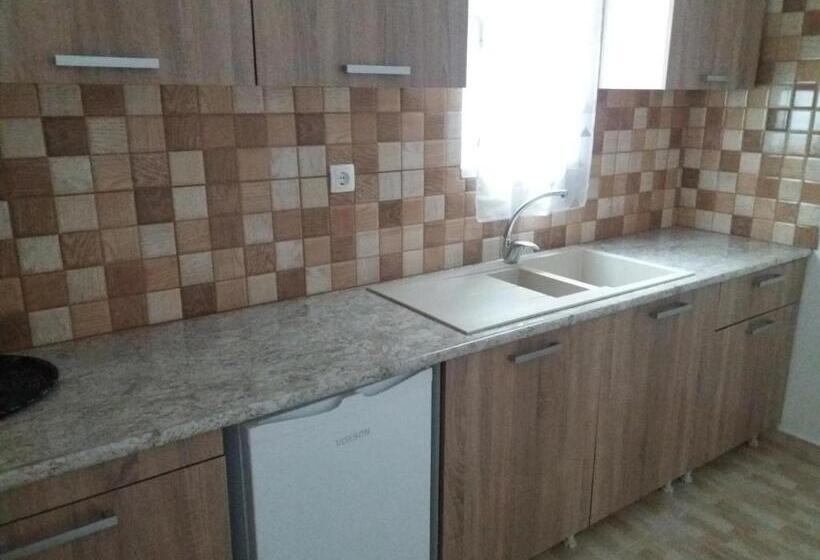 בית מלון כפרי Nikolakakis Rooms Lavrio