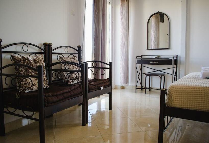 בית מלון כפרי Nikolakakis Rooms Lavrio