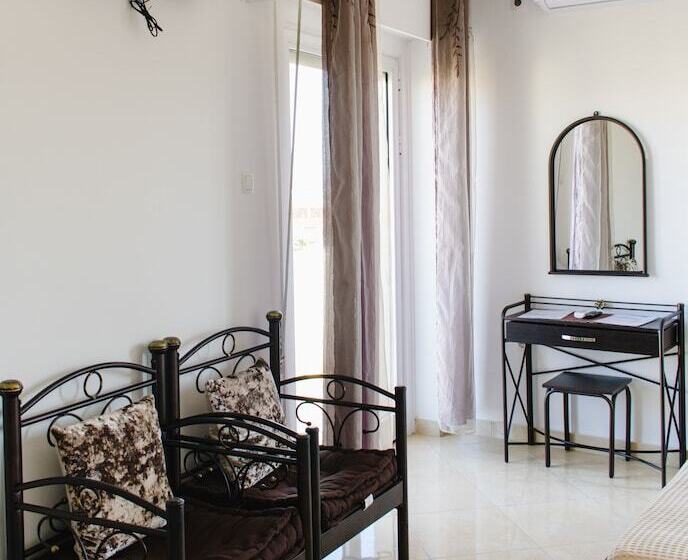 בית מלון כפרי Nikolakakis Rooms Lavrio