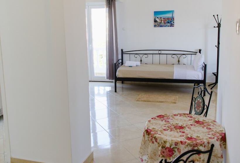 בית מלון כפרי Nikolakakis Rooms Lavrio