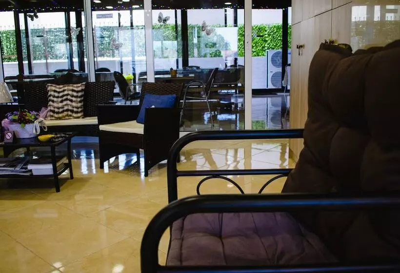 Hotelli Nikolakakis Rooms Lavrio