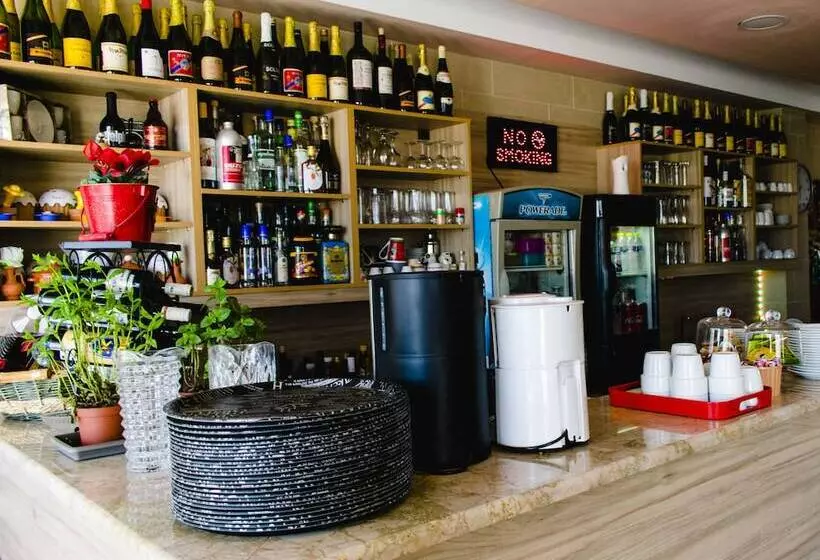 Hotelli Nikolakakis Rooms Lavrio