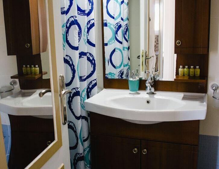 בית מלון כפרי Nikolakakis Rooms Lavrio