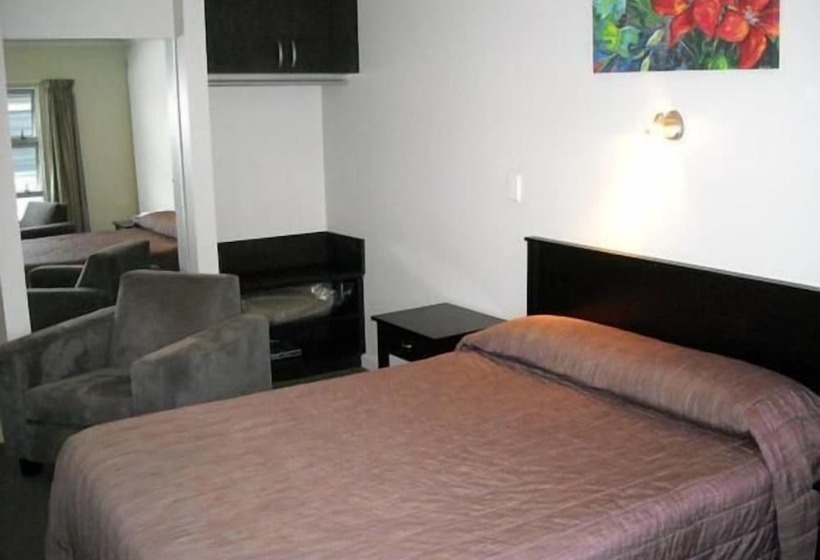 St Johns Court Motel