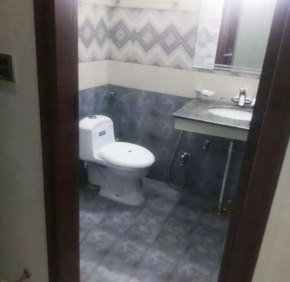 Continental Girls Hostel Muhafiz Town Phase 2
