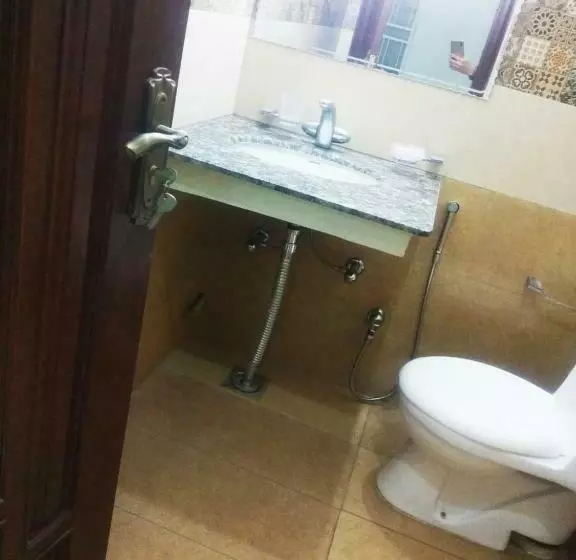 Continental Girls Hostel Muhafiz Town Phase 2