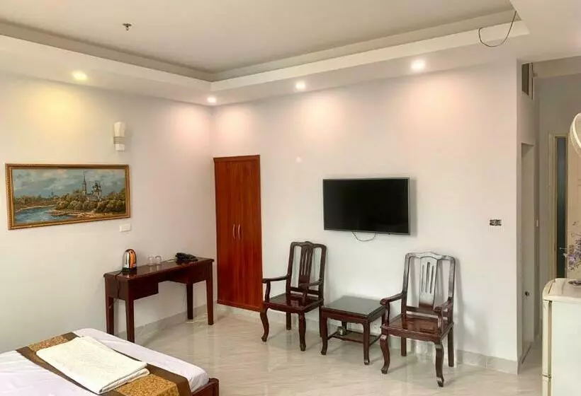 هتل Khách Sạn Bạch Dương
