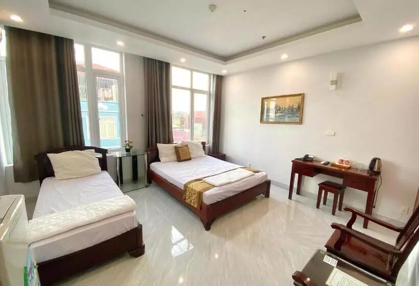 هتل Khách Sạn Bạch Dương