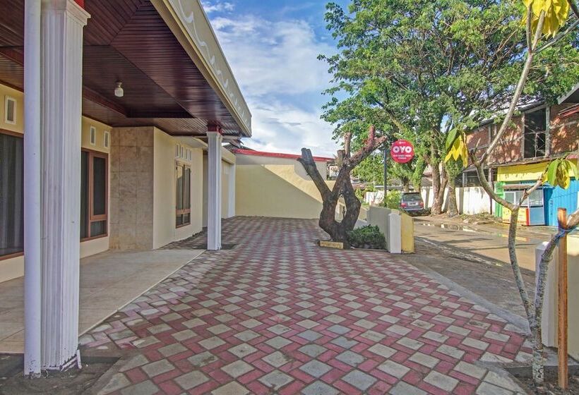 فندق Capital O 90643 Suri Guest House Syariah