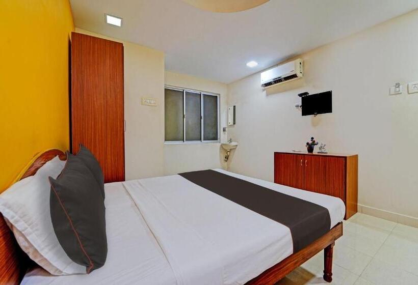 בית מלון כפרי Collection O G Silver Near Airport