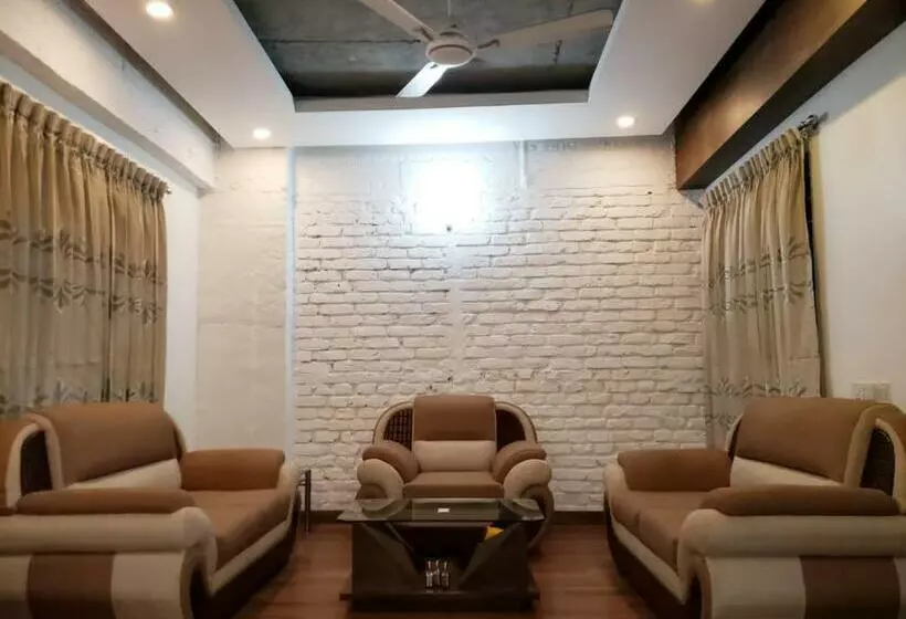 هتل Maple Service Apartment
