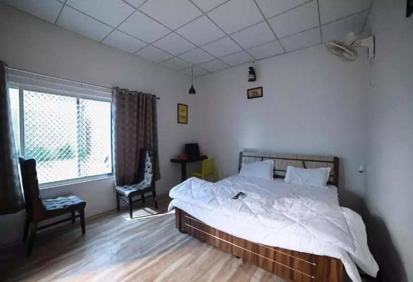 ホテル Oyo 82477 Drishyam