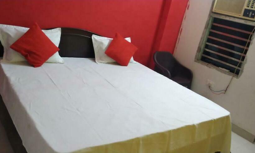 ホテル Pop 82775 Radhe Oyo