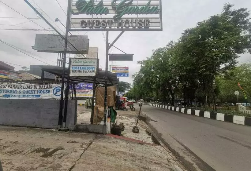 هتل Reddoorz At Pahlawan Street