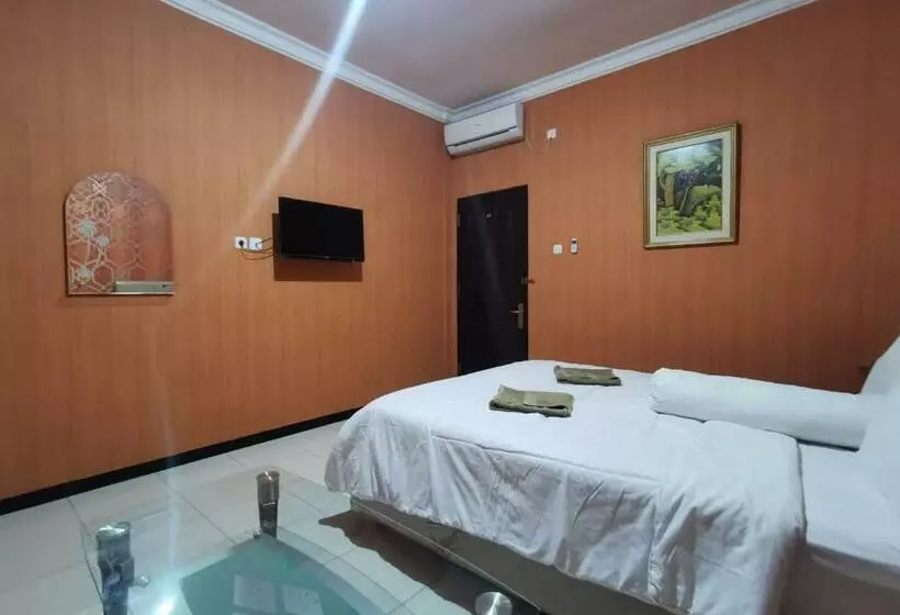 هتل Reddoorz At Pahlawan Street