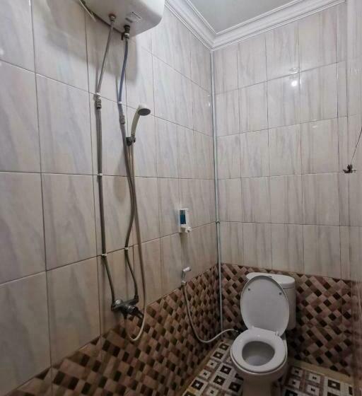 ホテル Reddoorz At Pahlawan Street