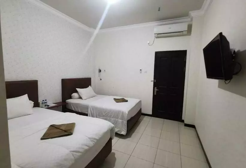 هتل Reddoorz At Pahlawan Street