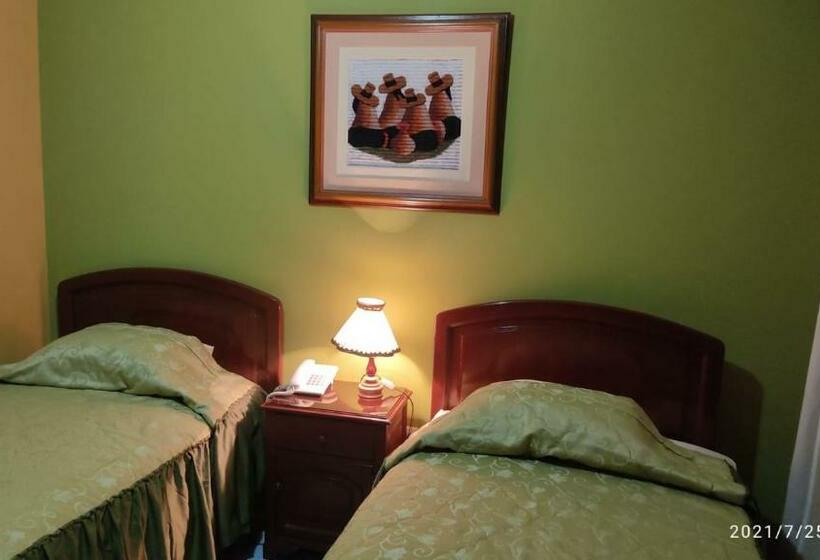 پانسیون Hostal Monumental A Media Cuadra De La Plaza Mayor