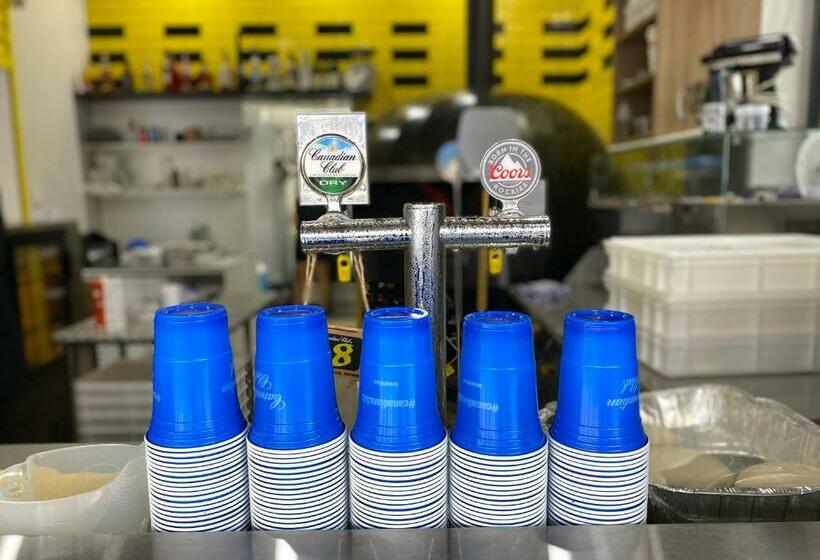 فندق صغير Alberts Est 2017