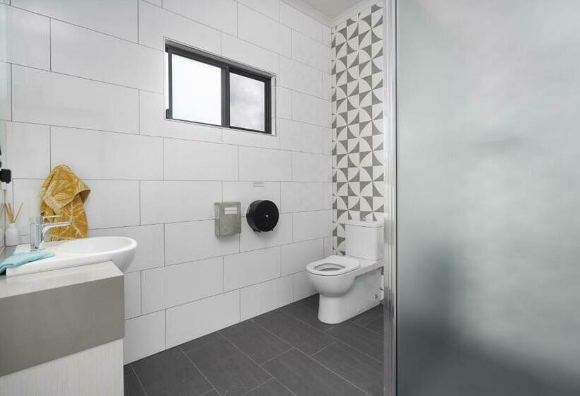 فندق صغير Alberts Est 2017