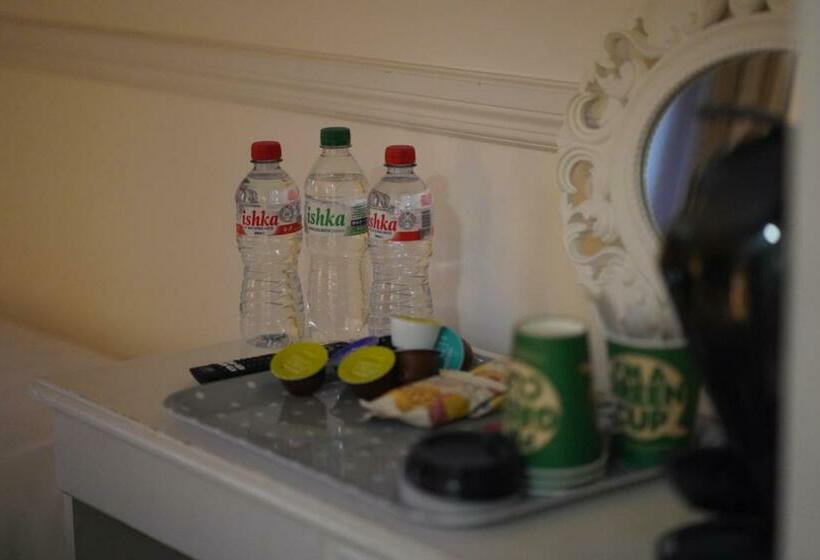 旅馆 The Fleet Inn