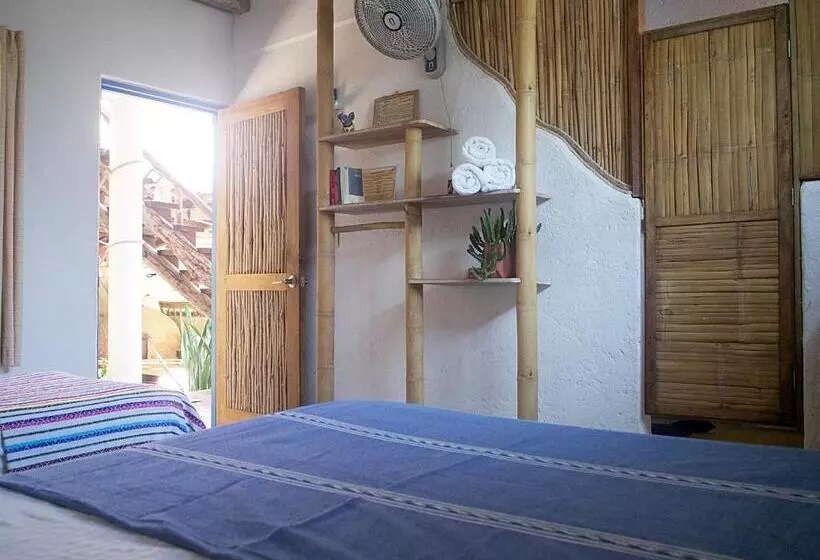 ユースホステル Una Posada Mas