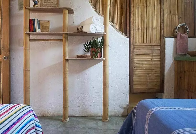 ユースホステル Una Posada Mas