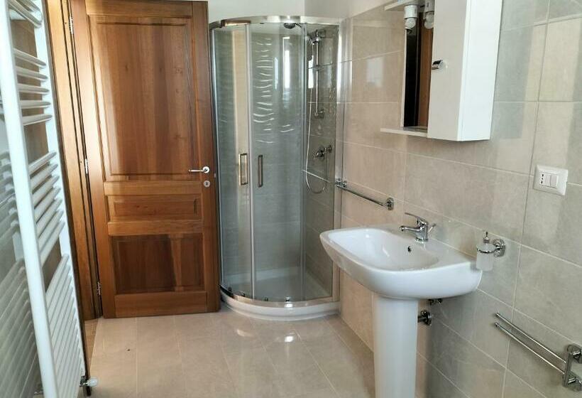 Hotelli Agriturismo Dipinto Dal Sole