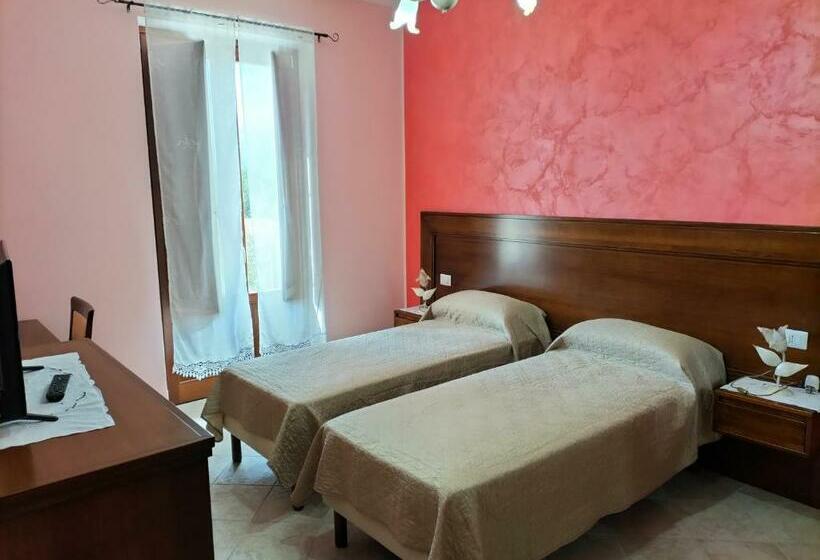 Hotelli Agriturismo Dipinto Dal Sole