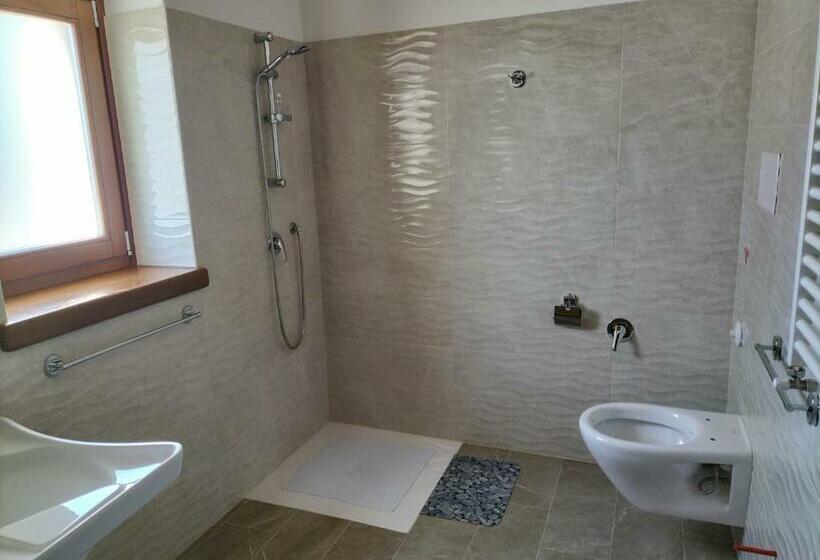 Hotelli Agriturismo Dipinto Dal Sole