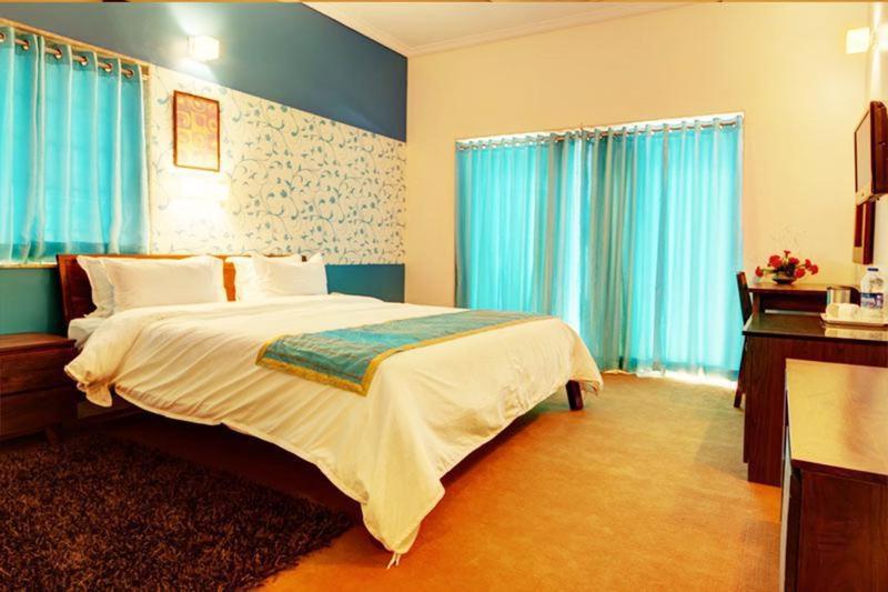 هتل Ambience Excellency, Wakad, Pune