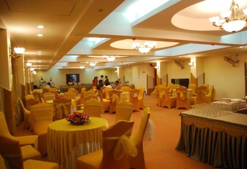 هتل Ambience Excellency, Wakad, Pune