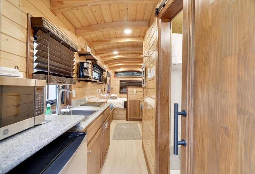 בית מלון כפרי Camptel Poconos Lodging