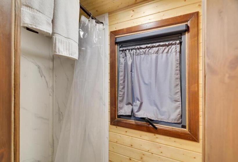 בית מלון כפרי Camptel Poconos Lodging