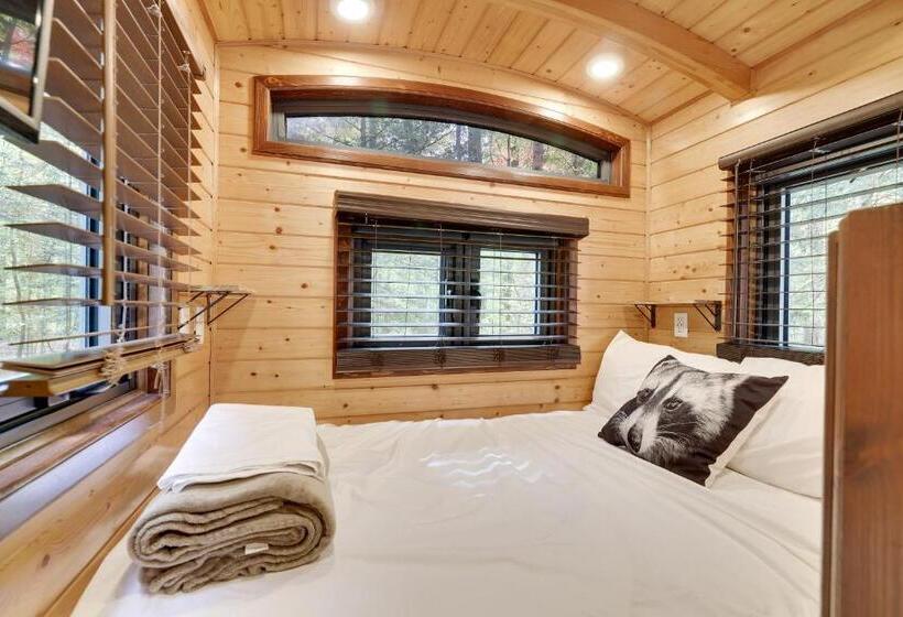 בית מלון כפרי Camptel Poconos Lodging