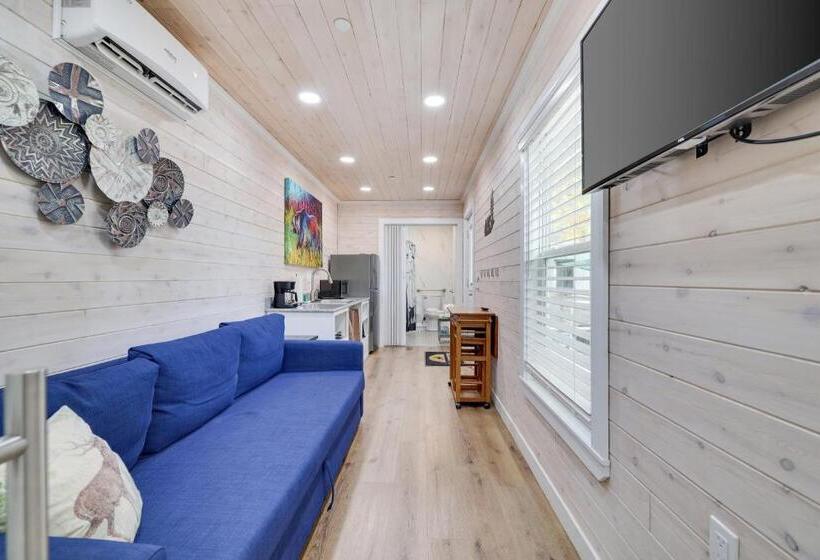 בית מלון כפרי Camptel Poconos Lodging