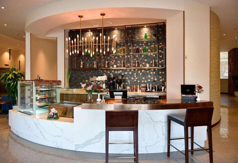 Clarion Hotel Jeddah Airport