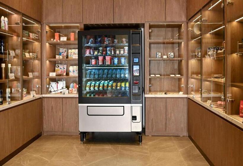 Clarion Hotel Jeddah Airport