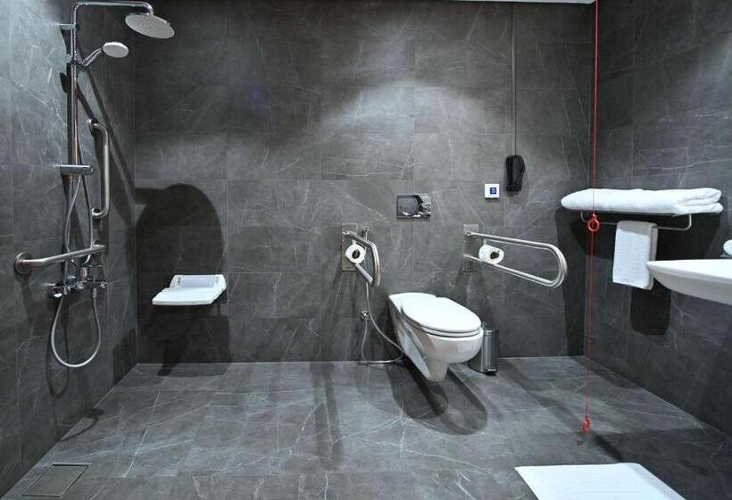 Clarion Hotel Jeddah Airport