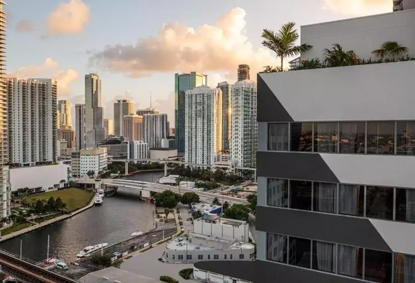 هتل Element Miami Brickell