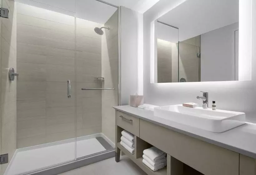 هتل Element Miami Brickell