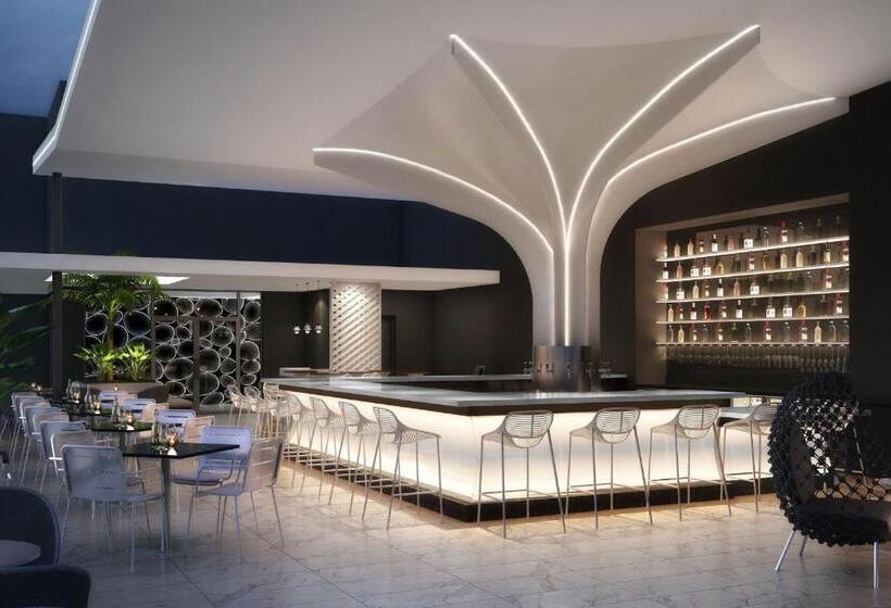 هتل Element Miami Brickell