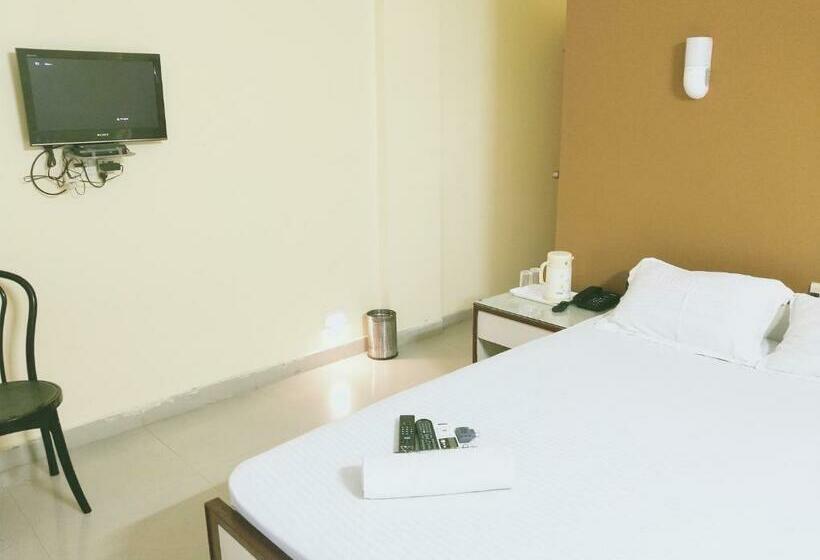 فندق Mira International