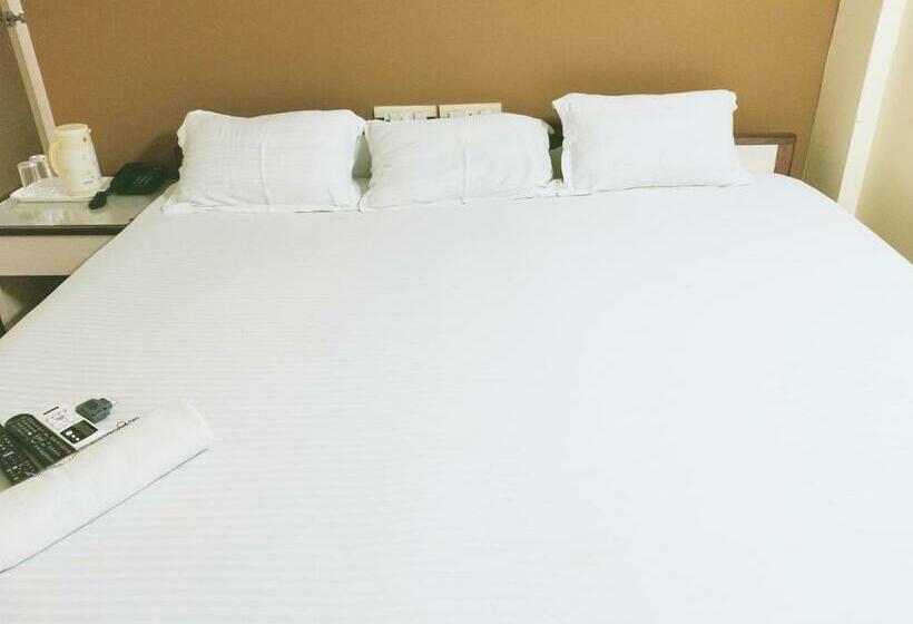 فندق Mira International