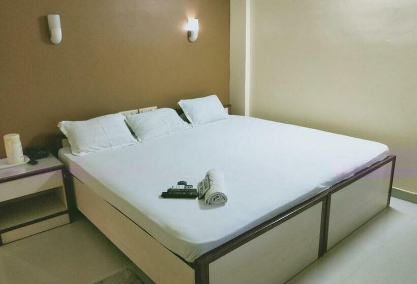 فندق Mira International