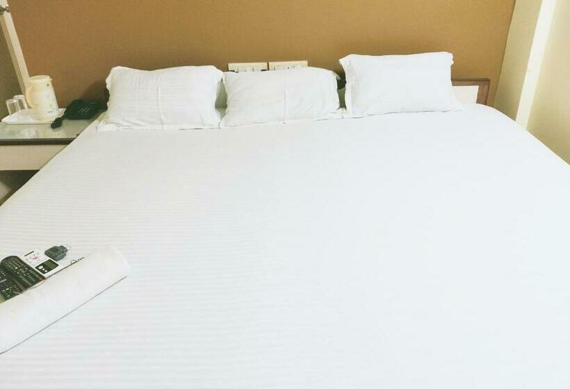 فندق Mira International