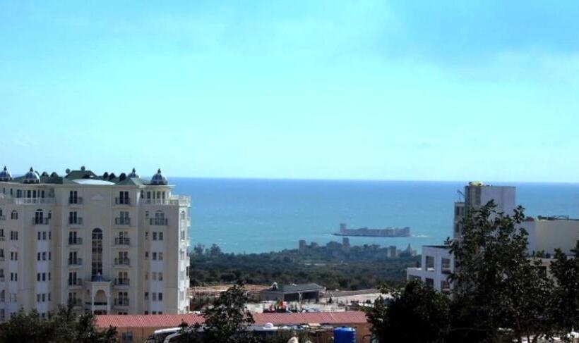 Отель Watercastle Suits